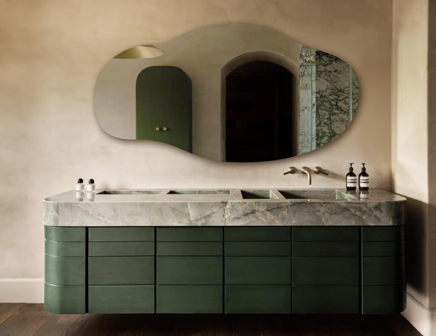 Asymmetrical Wavy Mirror